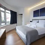 Room00