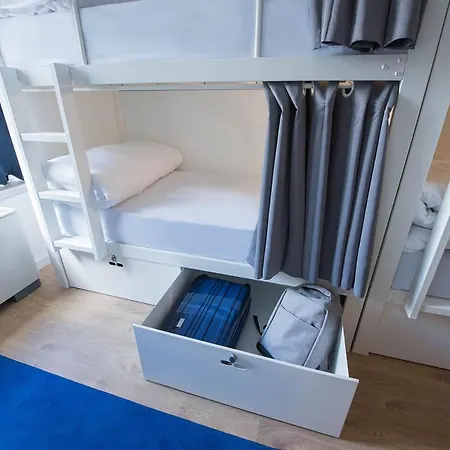 Room00 Хостел