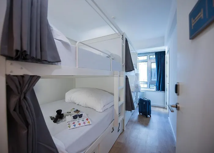 Room00 אכסניה ליסבון