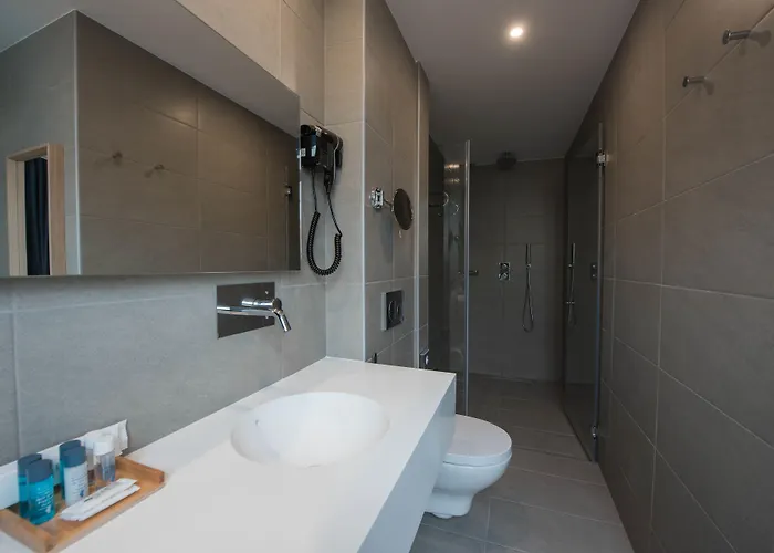 Room00 * ליסבון