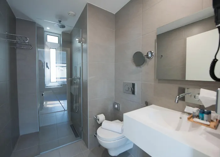 אכסניה Room00 *