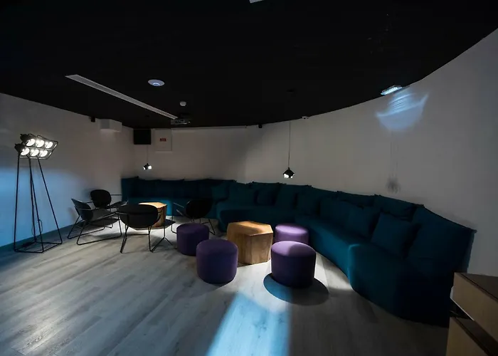 Room00 * リスボン