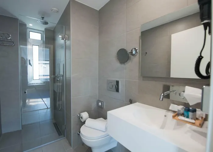 אכסניה Room00 *